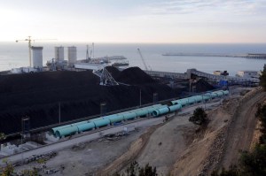 DANISTAY 6'NCI DAIRESI, LIMAN VE KOMUR STOK SAHASI YAPILAN ALANDAKI KAMULASTIRMA ISLEMINI HUKUKA UYGUN BULMAYARAK YURUTMEYI DURDURMA KARARI VERDI.  FOTO-GURKAY GUNDOGAN-ZONGULDAK-DHA