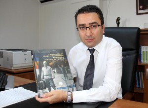 DOC. DR. OZCAN SEZER, GOCUN EN ONEMLI NEDENININ ISSIZLIK OLDUGUNU SOYLEDI.  FOTO-GURKAY GUNDOGAN-ZONGULDAK-DHA