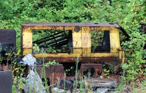 MOTOR SERVISI CALISANLARI, HURDA LOKOMOTIFLERI TAMIR EDEREK YENIDEN CALISIR DURUMA GETIRDI. FOTO-ZONGULDAK-DHA