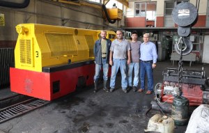 MOTOR SERVISI CALISANLARI, HURDA LOKOMOTIFLERI TAMIR EDEREK YENIDEN CALISIR DURUMA GETIRDI. FOTO-DURMUS SEVINDIK-ZONGULDAK-DHA